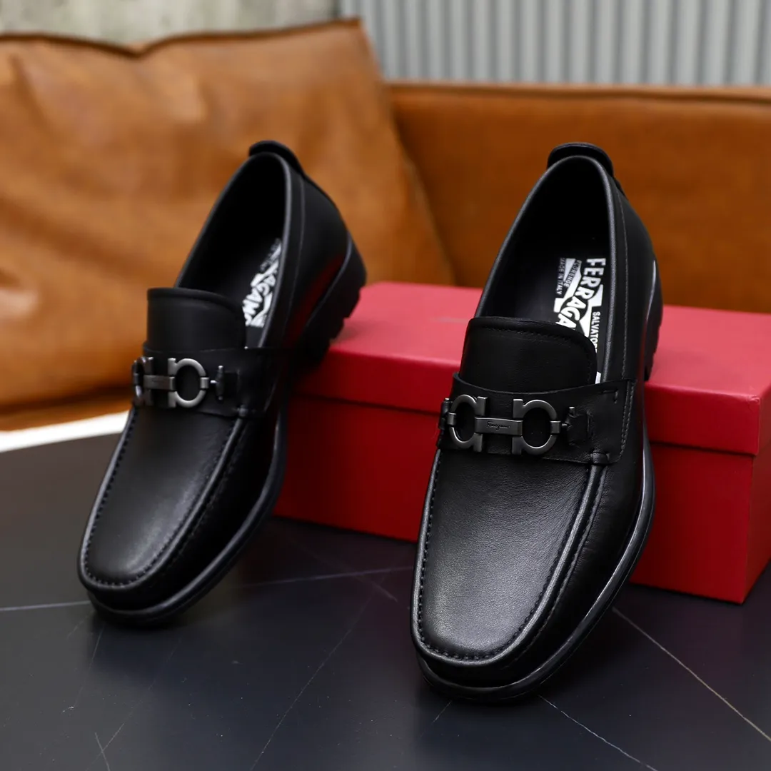 Men's shoes: 270🙅‍♂️🙅‍♂️🙅‍♂️Niuli Brand: Ferragamo Standard code: Men's code 38/44 (45 customized) Grade: Same as the official website Material: Original imported cowhide leather lining Original wear-resistant lightweight outsole Style category: Men's casual slip-on shoes Distinguished luxury brand elements top luxury Color: Actual picture color